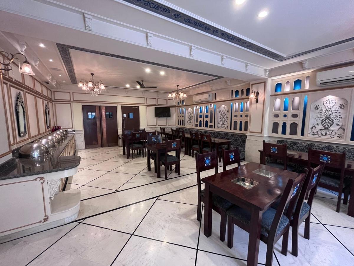 Ratnawali - A Vegetarian Heritage Hotel ジャイプール エクステリア 写真
