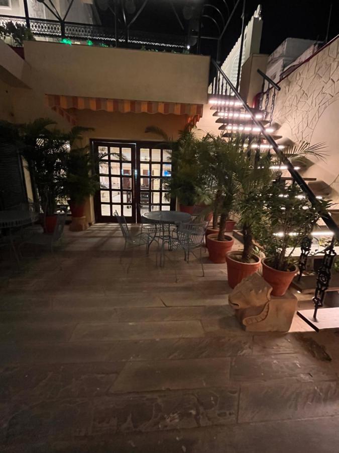 Ratnawali - A Vegetarian Heritage Hotel ジャイプール エクステリア 写真