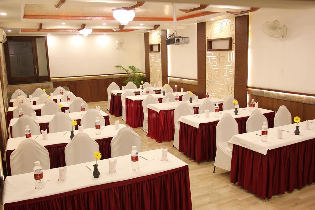 Ratnawali - A Vegetarian Heritage Hotel ジャイプール エクステリア 写真