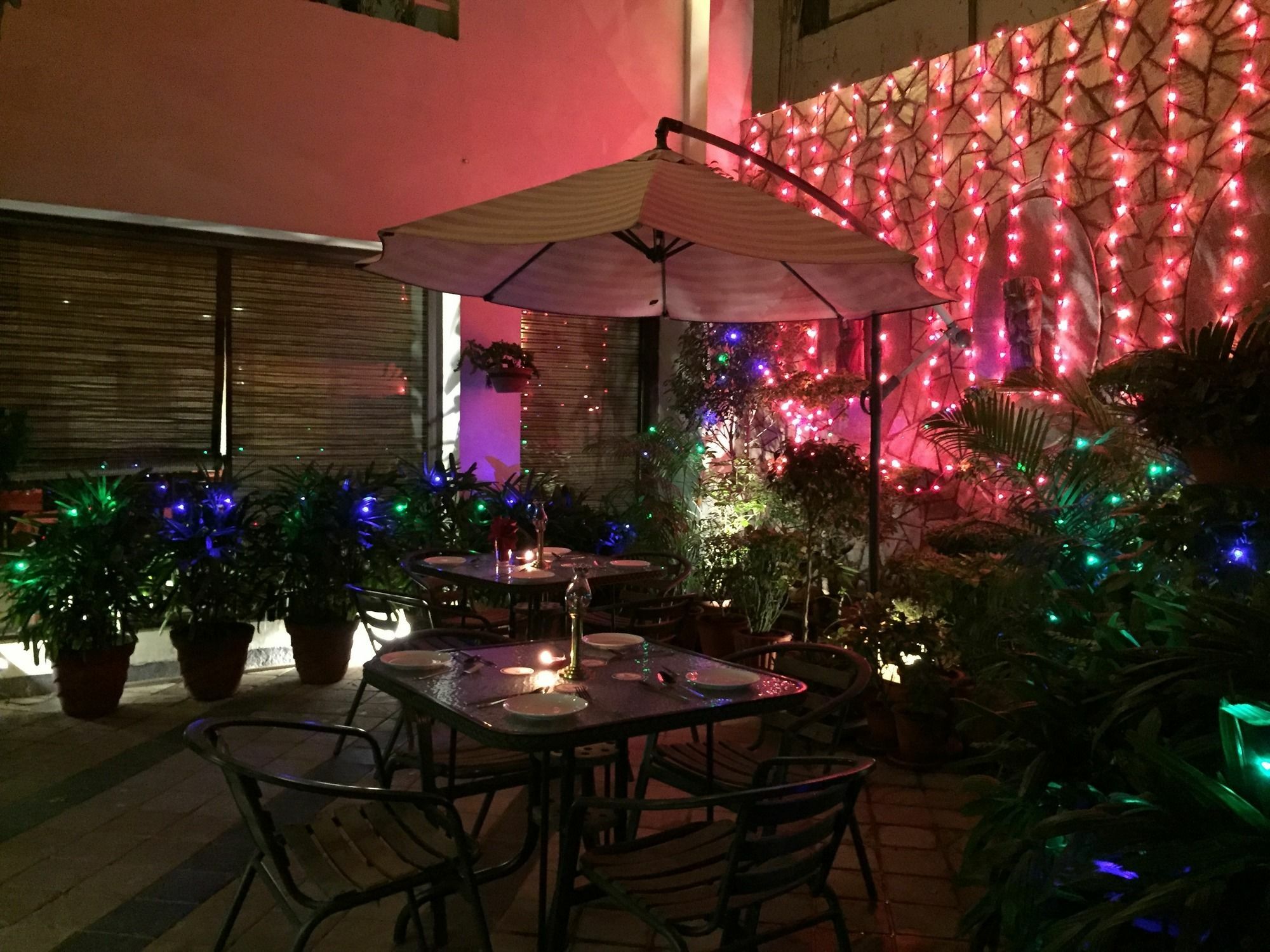 Ratnawali - A Vegetarian Heritage Hotel ジャイプール エクステリア 写真